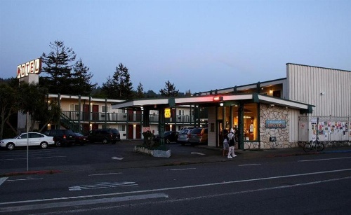 Fairwinds Motel Arcata image 1